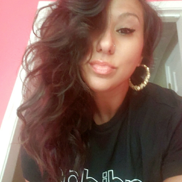 Meet your Posher, Empress - Picture 3 of 3